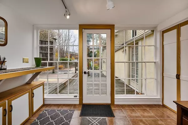 Northampton, MA 01060,67-69 Old South Street