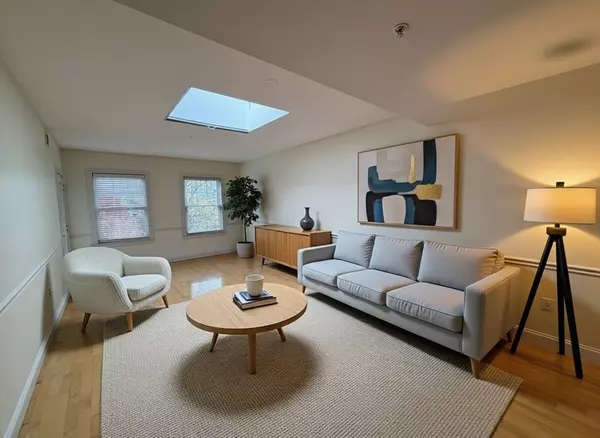 121 Centre St #PH2, Brookline, MA 02446