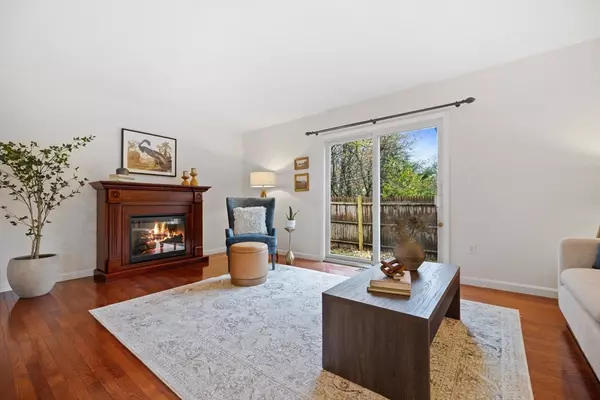 Reading, MA 01867,1 Charles St #N