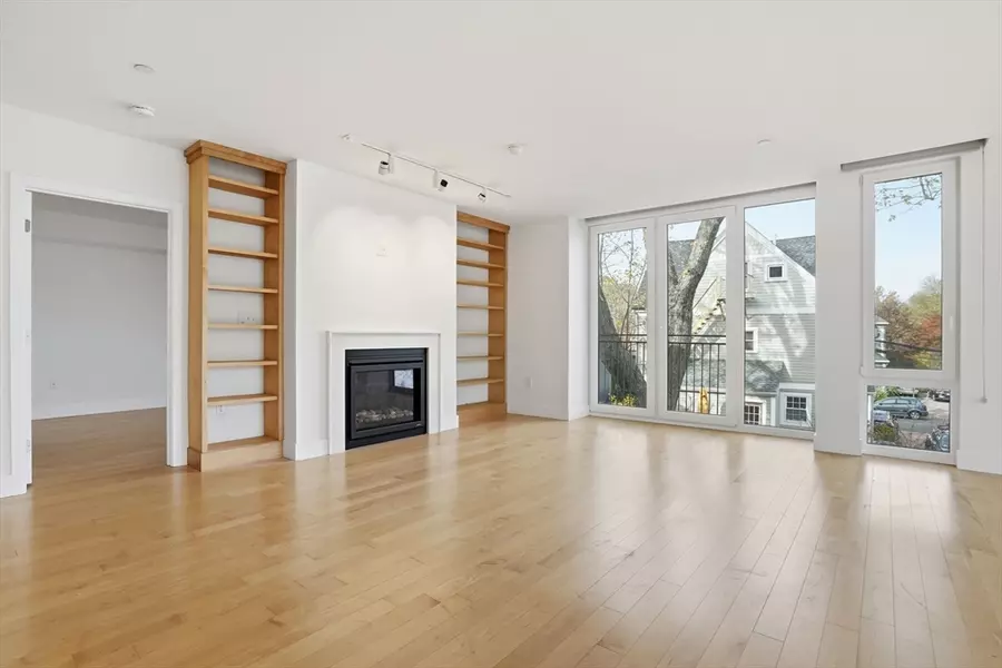 7 Beech St #211, Cambridge, MA 02140