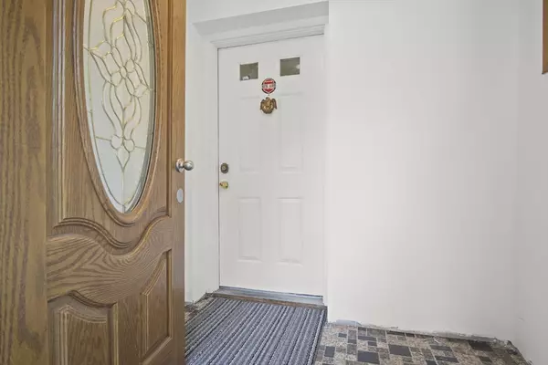 Saugus, MA 01906,28 Eustis