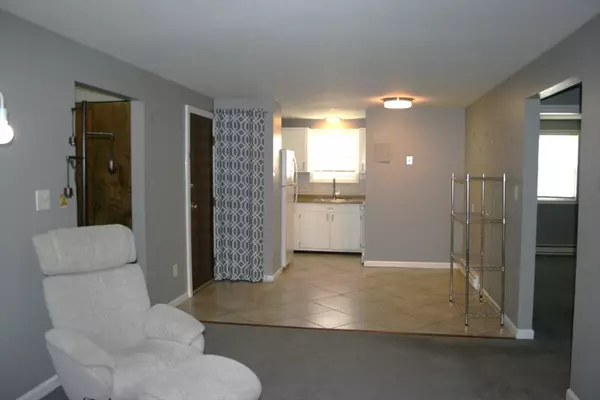 West Springfield, MA 01089,1304 Elm Street #4c