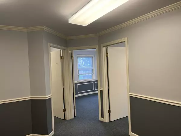 Lexington, MA 02421,114 Waltham St #14A