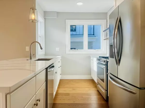 Cambridge, MA 02141,19 Plymouth St #2