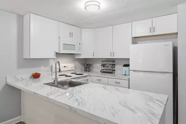 Mashpee, MA 02649,35 Ashumet Rd #14A