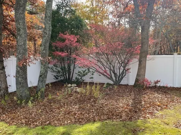 Barnstable, MA 02601,21 Brian Ln