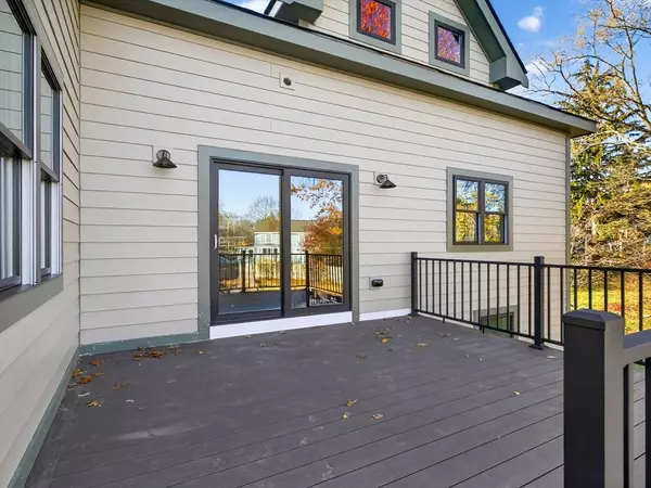 Winchester, MA 01890,9 Norfolk Rd