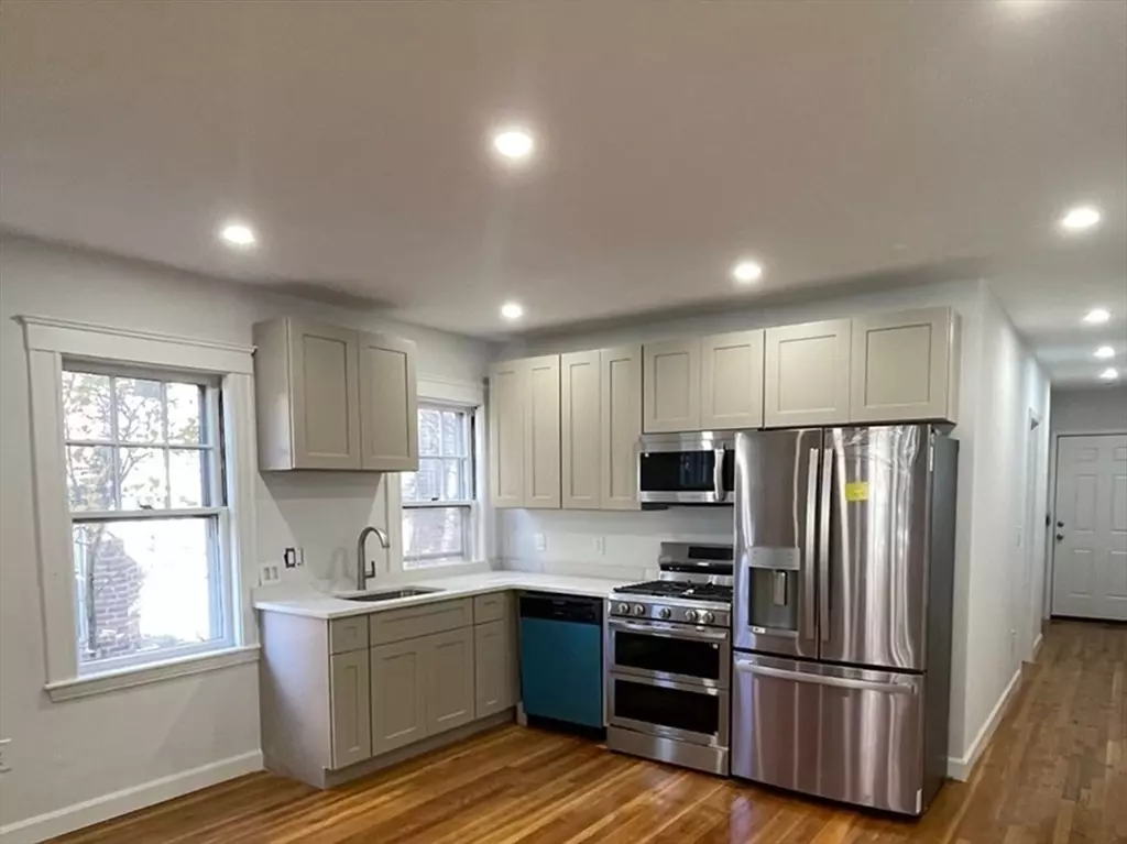 Brookline, MA 02445,96 Walnut #1