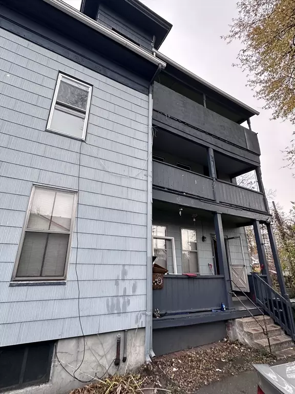 Springfield, MA 01107,13 Ringgold St