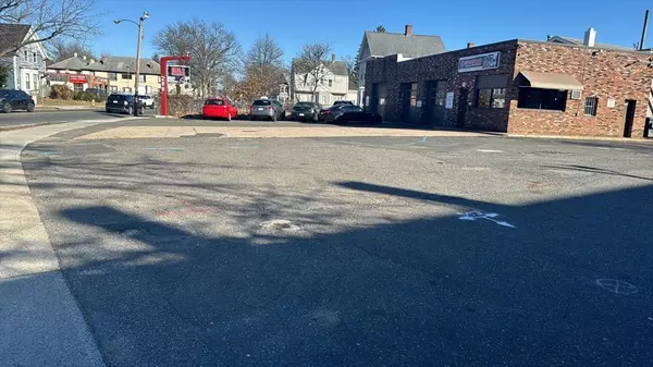 Springfield, MA 01108,288 Allen St