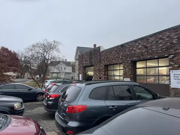 Springfield, MA 01108,288 Allen St