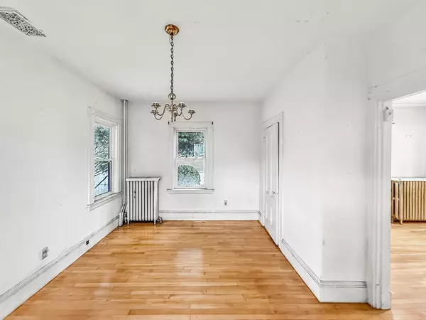 Lynn, MA 01902,29 Ford