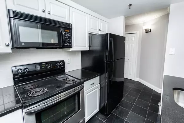 Boston, MA 02135,1933 Commonwealth Ave #108