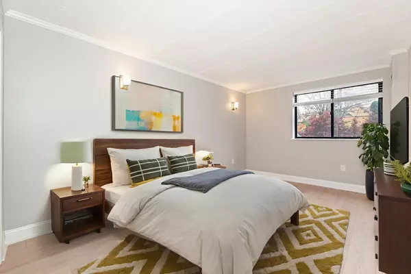 Boston, MA 02135,1933 Commonwealth Ave #108