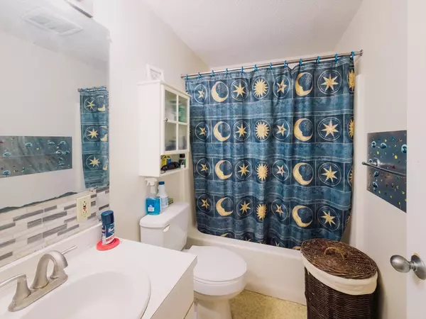 Attleboro, MA 02703,24 Park St #4F