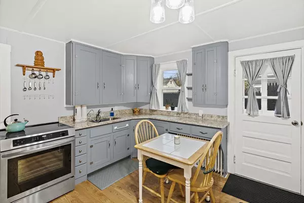 Merrimac, MA 01860,21 Green St