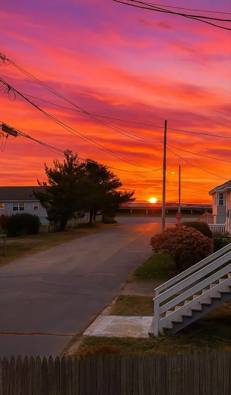 31 Kenberma St, Hull, MA 02045