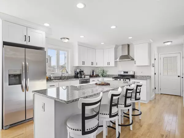 Fall River, MA 02724,909 Dwelly St