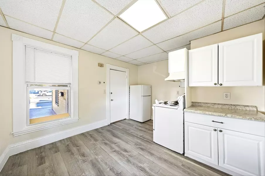 48 Waverly St #5, Melrose, MA 02176