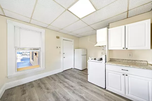 48 Waverly St #5, Melrose, MA 02176