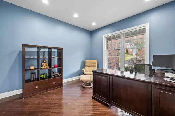 Holliston, MA 01746,151 Mohawk Path