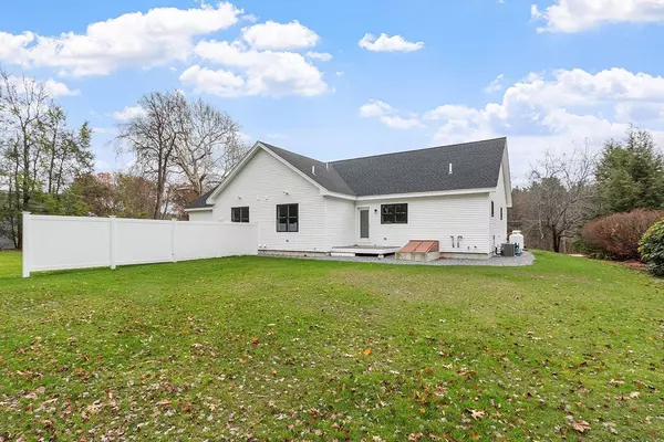 Lunenburg, MA 01462,18 Buttonwood Place #B