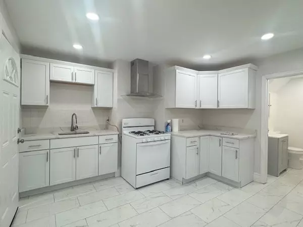 Boston, MA 02119,25 Woodville St #1