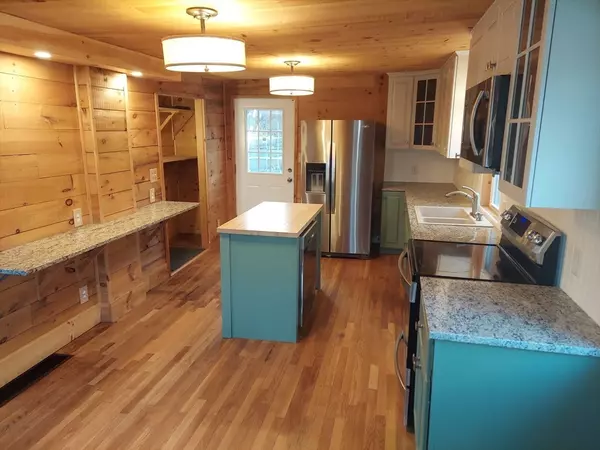 Attleboro, MA 02703,8 Phillips St