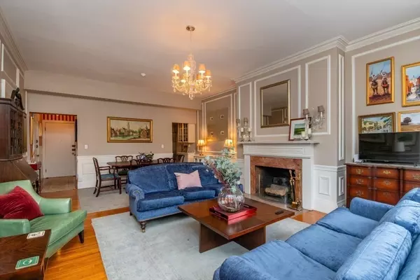 Boston, MA 02116,164 Beacon St #2