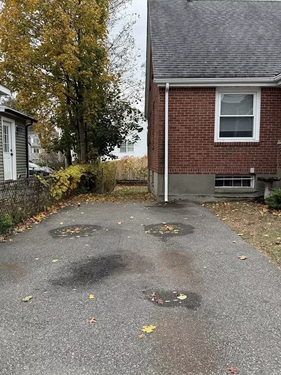 Newton, MA 02458,49 Hawthorn St