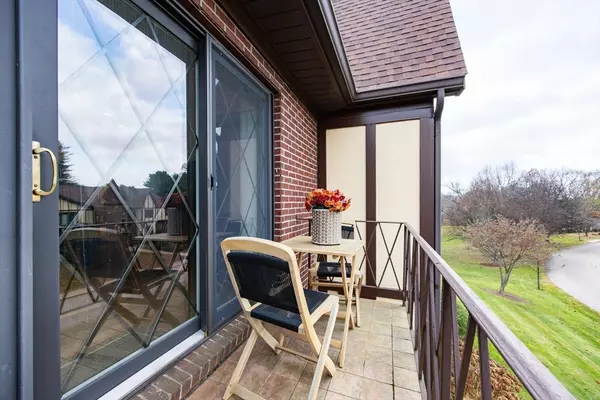 Walpole, MA 02081,8 Rainbow Pond Drive #8