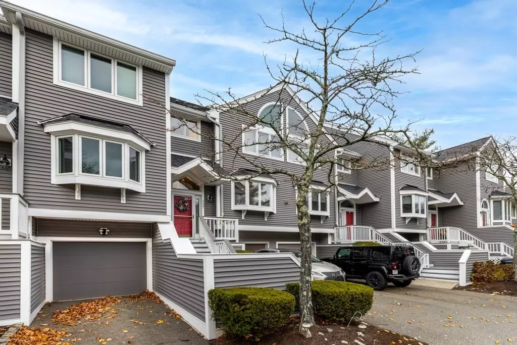 Lynnfield, MA 01940,1200 Salem St #127