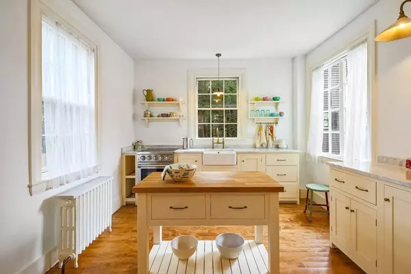 Worcester, MA 01609,61 William St