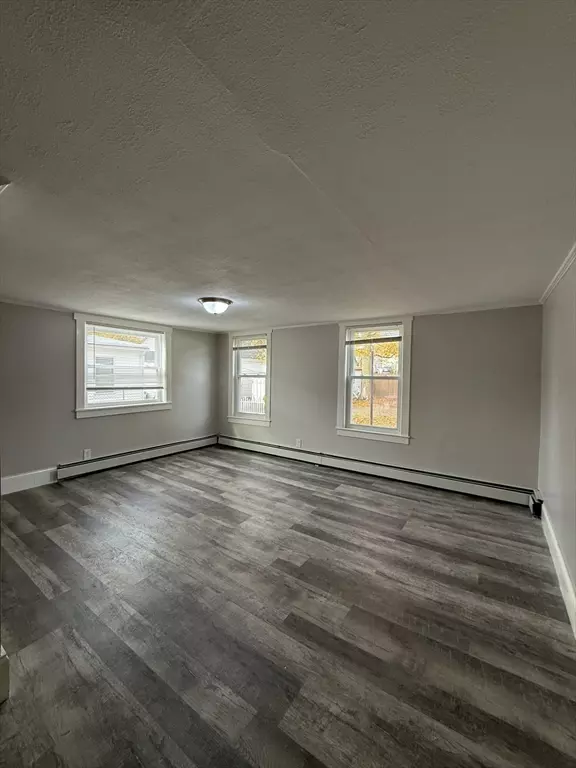 Dracut, MA 01826,142 Pleasant St #142