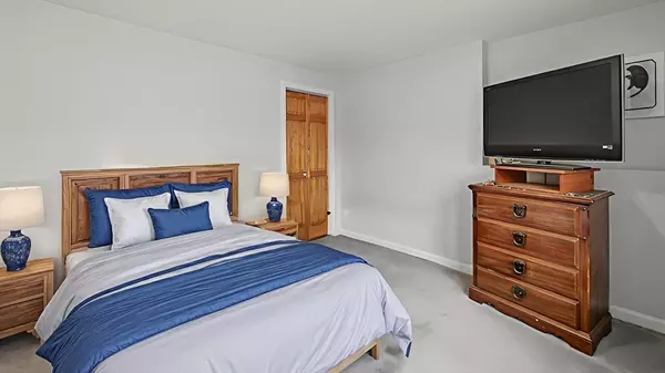 Lynn, MA 01905,27 Bradford Ter