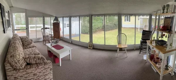 Carver, MA 02330,48-6 South Meadow Village