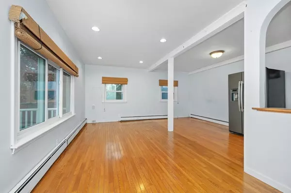 Waltham, MA 02451,28 Hillcrest St