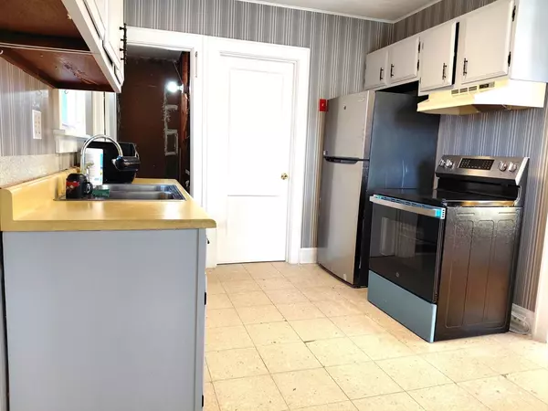 Athol, MA 01331,53 Lake Ellis Rd