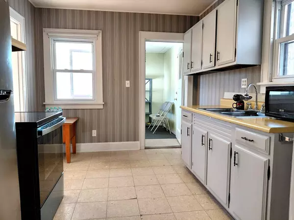 Athol, MA 01331,53 Lake Ellis Rd