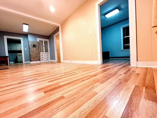 Athol, MA 01331,53 Lake Ellis Rd