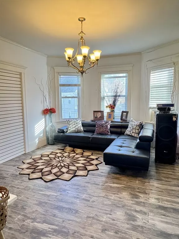 Swampscott, MA 01907,29-31 Essex Ave. #2