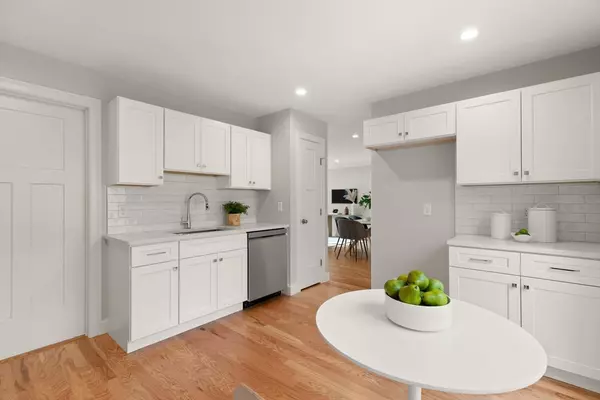 Hudson, MA 01749,7 Barracks Road #7