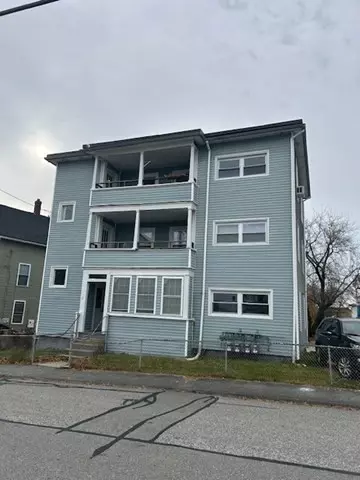 31 Goddard St, Webster, MA 01570