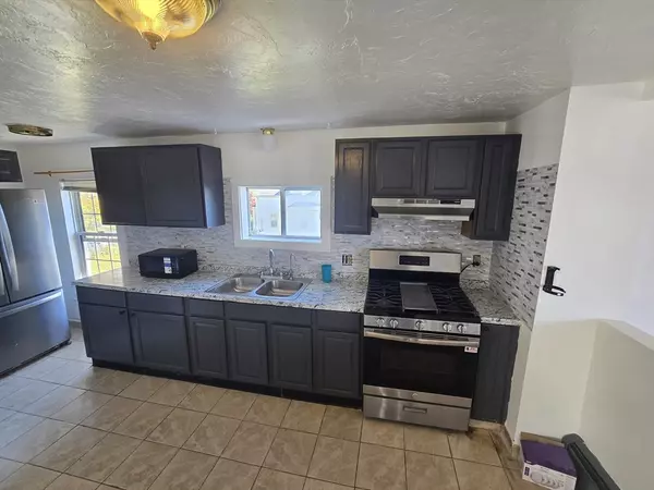 176 Green St #2, Brockton, MA 02301