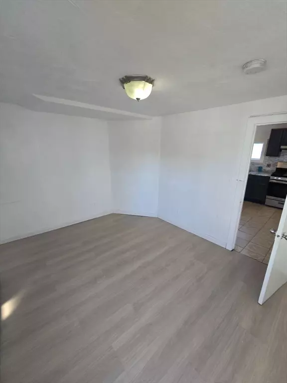 Brockton, MA 02301,176 Green St #2