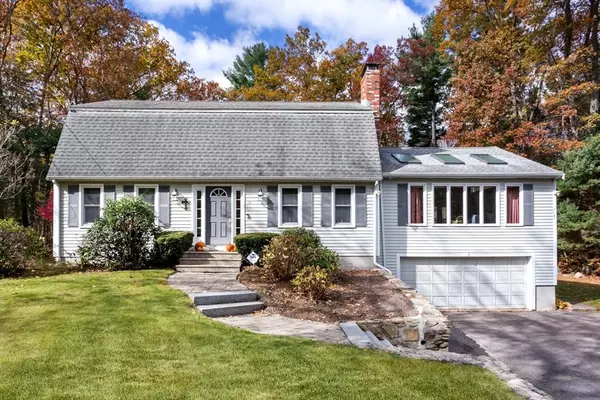 18 Mary Anne Dr, Franklin, MA 02038