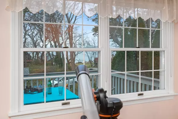 Gloucester, MA 01930,26 Coggeshall Rd