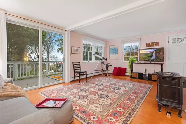 Gloucester, MA 01930,26 Coggeshall Rd