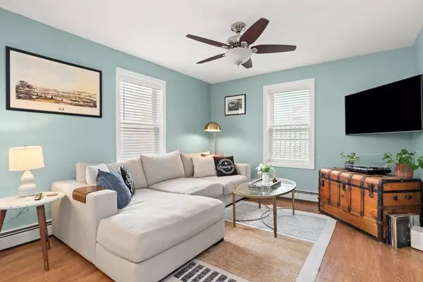 Salem, MA 01970,39 1/2 Harbor St #1