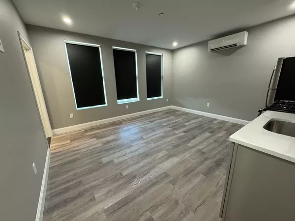 Revere, MA 02151,55 Walnut Ave #103